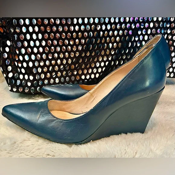 San Marina Navy Wedge Pointed Toe Heels Pump - Picture 2 of 10